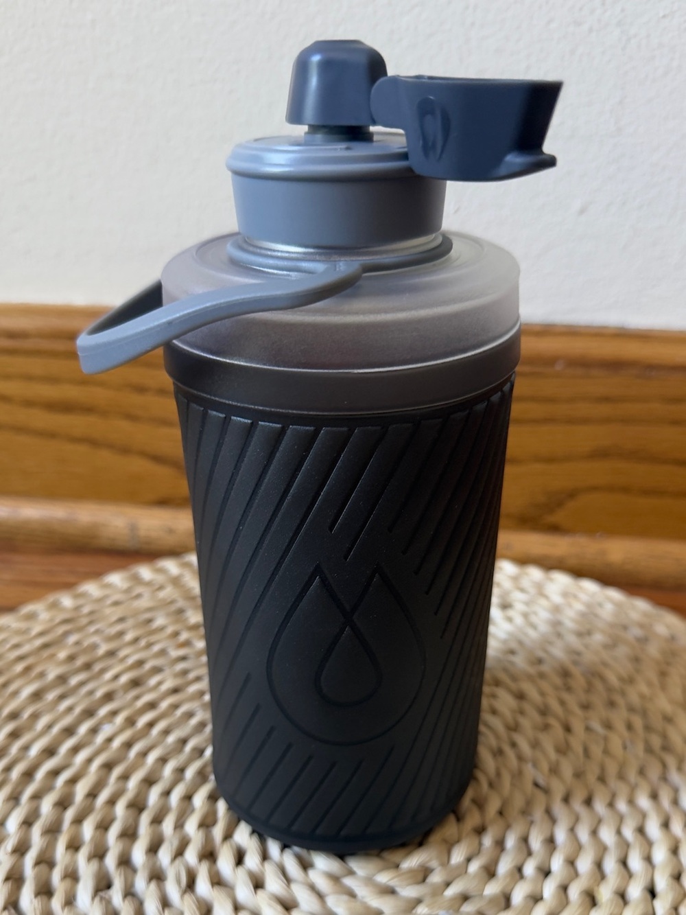 Hydro Flask Black Bottle with Gray Lid